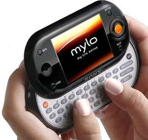 sony-mylo-hands